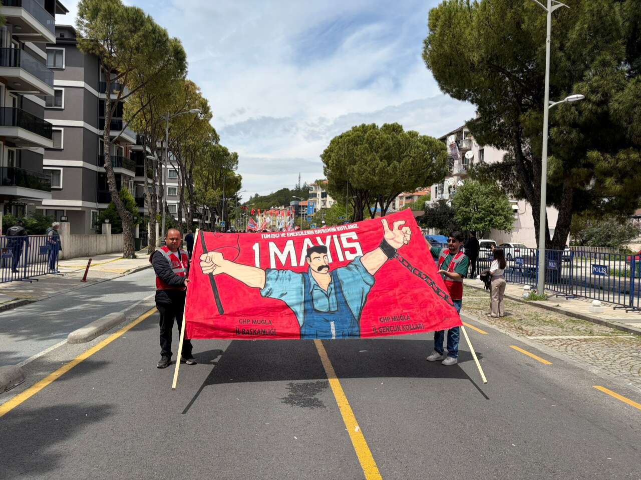 Muğla’da 1 Mayıs Coşkusu: Emekçiler Akyol’dan Meydana Yürüdü 10